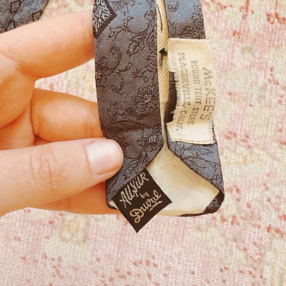 AllSilk, Men’s Vintage Hipster Brown Patterned Tie - Picture 3 of 4